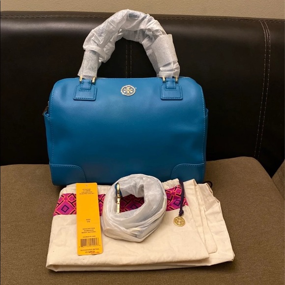 Tory Burch Handbags - Authentic toryburch robinson middy satchel
